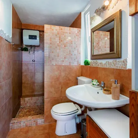 Сasa de vacaciones Novosel Location & View In Park Forest